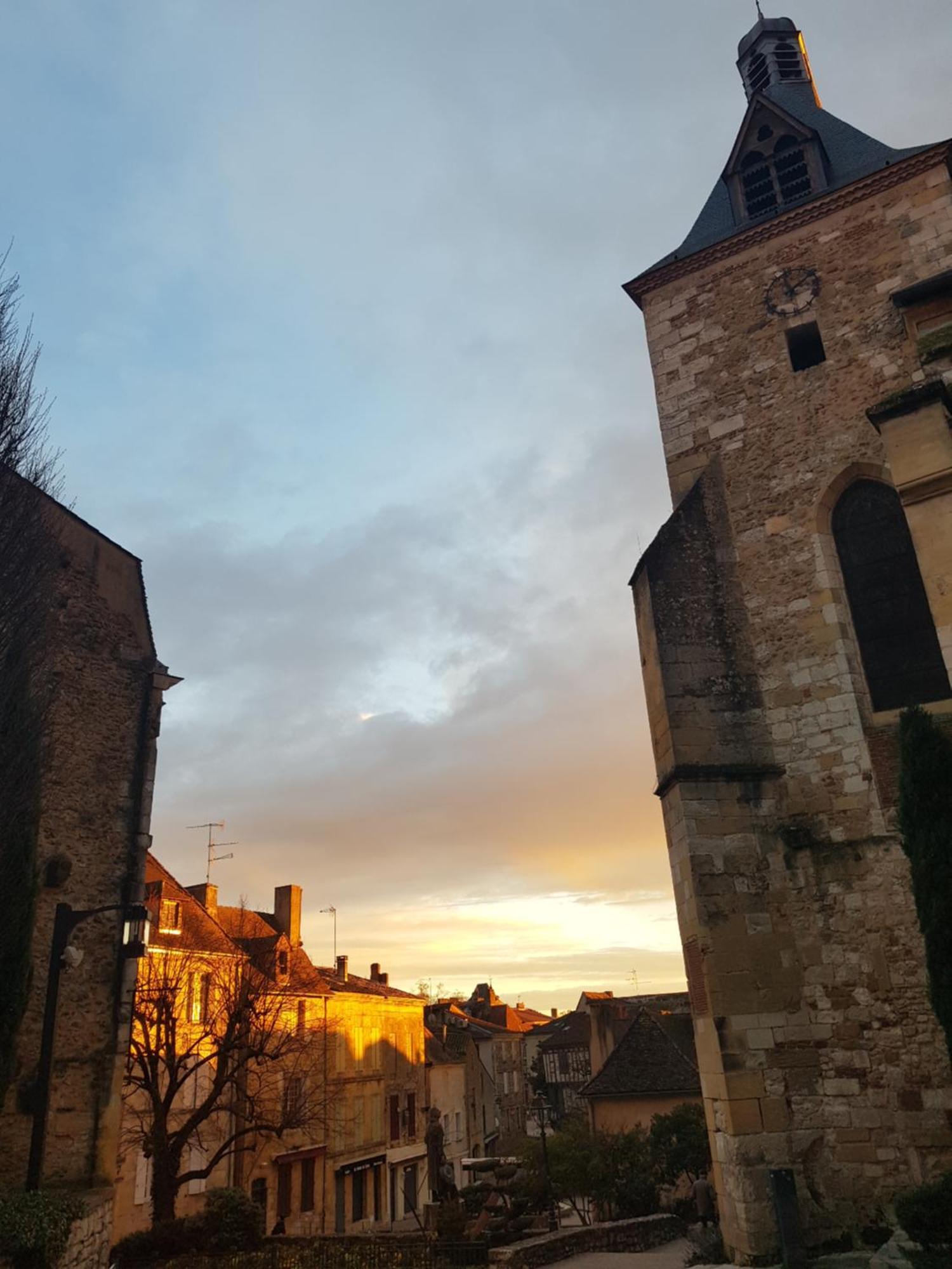 A2Pa Apartment Bergerac Bagian luar foto